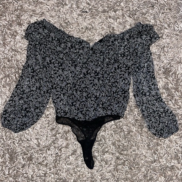 Abercrombie & Fitch Tops - Abercrombie & Fitch size small longsleeve floral print black/silver bodysuit